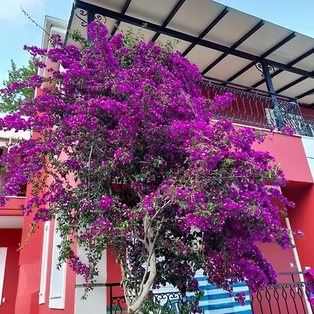 Red * Nydri (Lefkada)